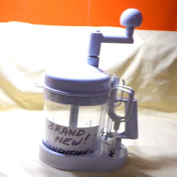 *** HAND MIXER *** Gift Used Once - Picture 3 of 3